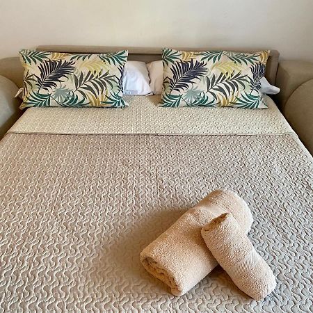 דירות בנאלמדנה Studio With Access To The Garden. Open Pool. Beach Very Close. Wifi & Netflix Free מראה חיצוני תמונה