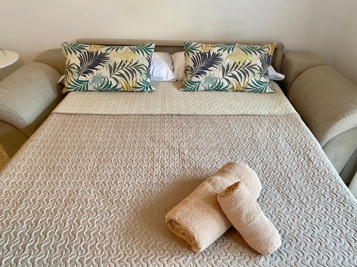 דירות בנאלמדנה Studio With Access To The Garden. Open Pool. Beach Very Close. Wifi & Netflix Free מראה חיצוני תמונה
