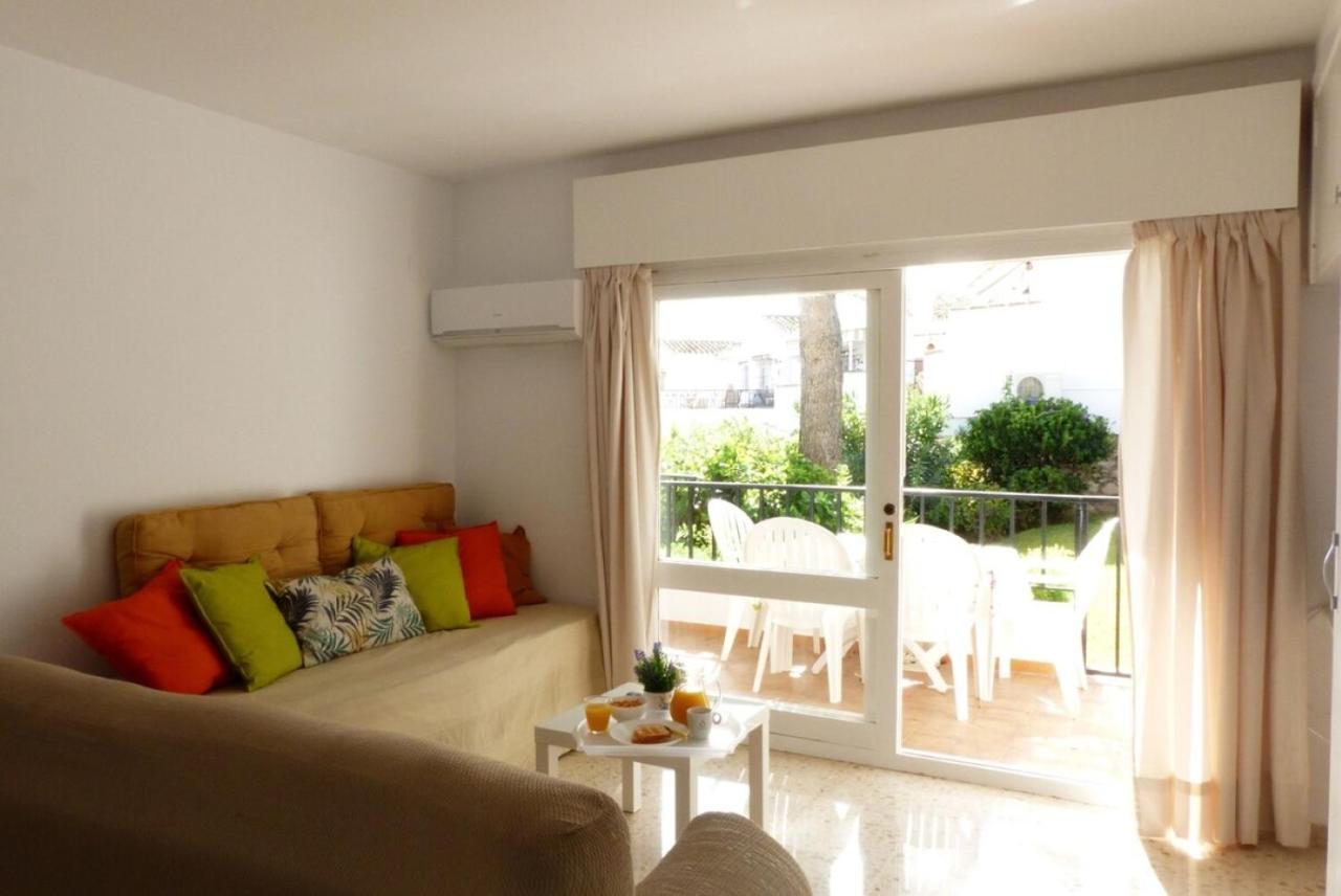 דירות בנאלמדנה Studio With Access To The Garden. Open Pool. Beach Very Close. Wifi & Netflix Free מראה חיצוני תמונה