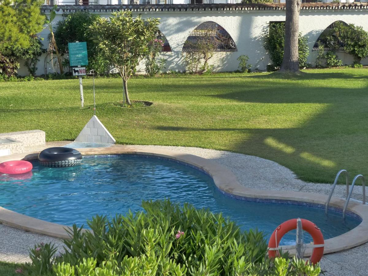 דירות בנאלמדנה Studio With Access To The Garden. Open Pool. Beach Very Close. Wifi & Netflix Free מראה חיצוני תמונה