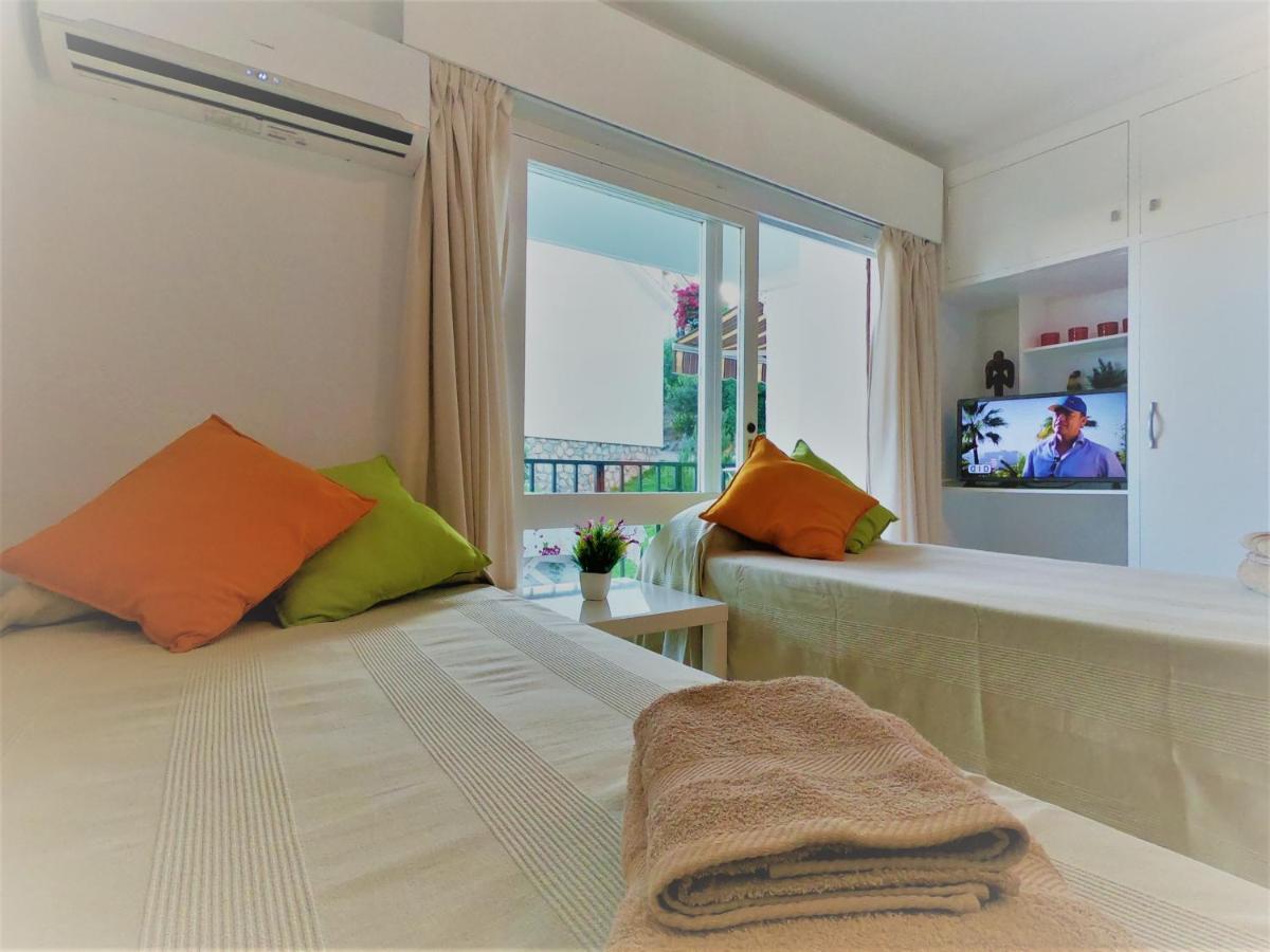 דירות בנאלמדנה Studio With Access To The Garden. Open Pool. Beach Very Close. Wifi & Netflix Free מראה חיצוני תמונה
